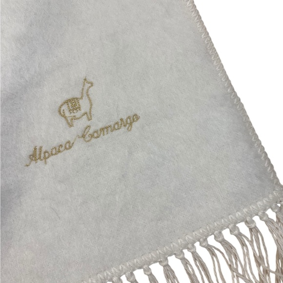 Alpaca Camargo Ivory Scarf - Picture 2 of 3
